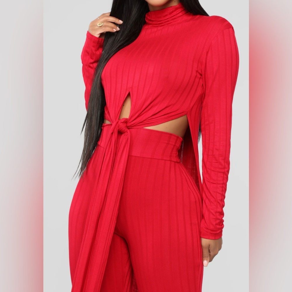 Fashion Nova. Red 2 piece ribbed set. Size L